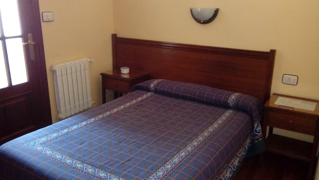 Pension Residencia Buenos Aires วิโก ภายนอก รูปภาพ
